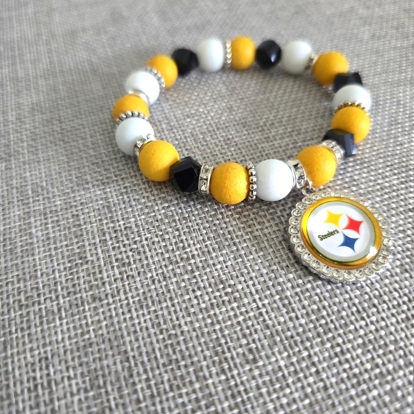 Handmade Pittsburgh Steelers Rhinestone Crystal Glass Bead Charm Bracelet - Picture 2 of 3
